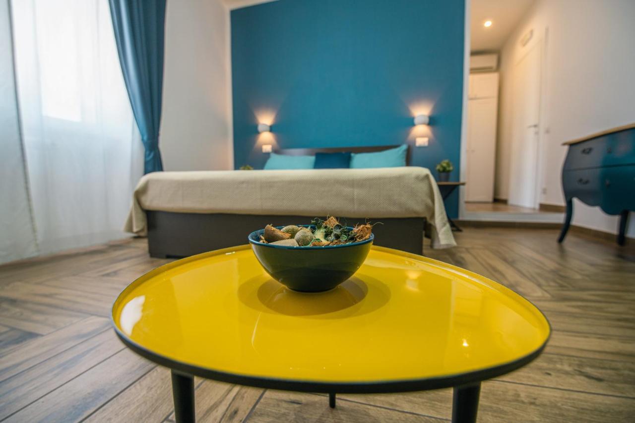Hub Ferroviario - 12 Posti Letto Per Il Tuo Gruppo A Napoli Con Wifi E Netflix Acomodação com café da manhã Exterior foto