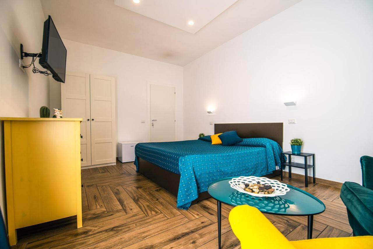 Hub Ferroviario - 12 Posti Letto Per Il Tuo Gruppo A Napoli Con Wifi E Netflix Acomodação com café da manhã Exterior foto
