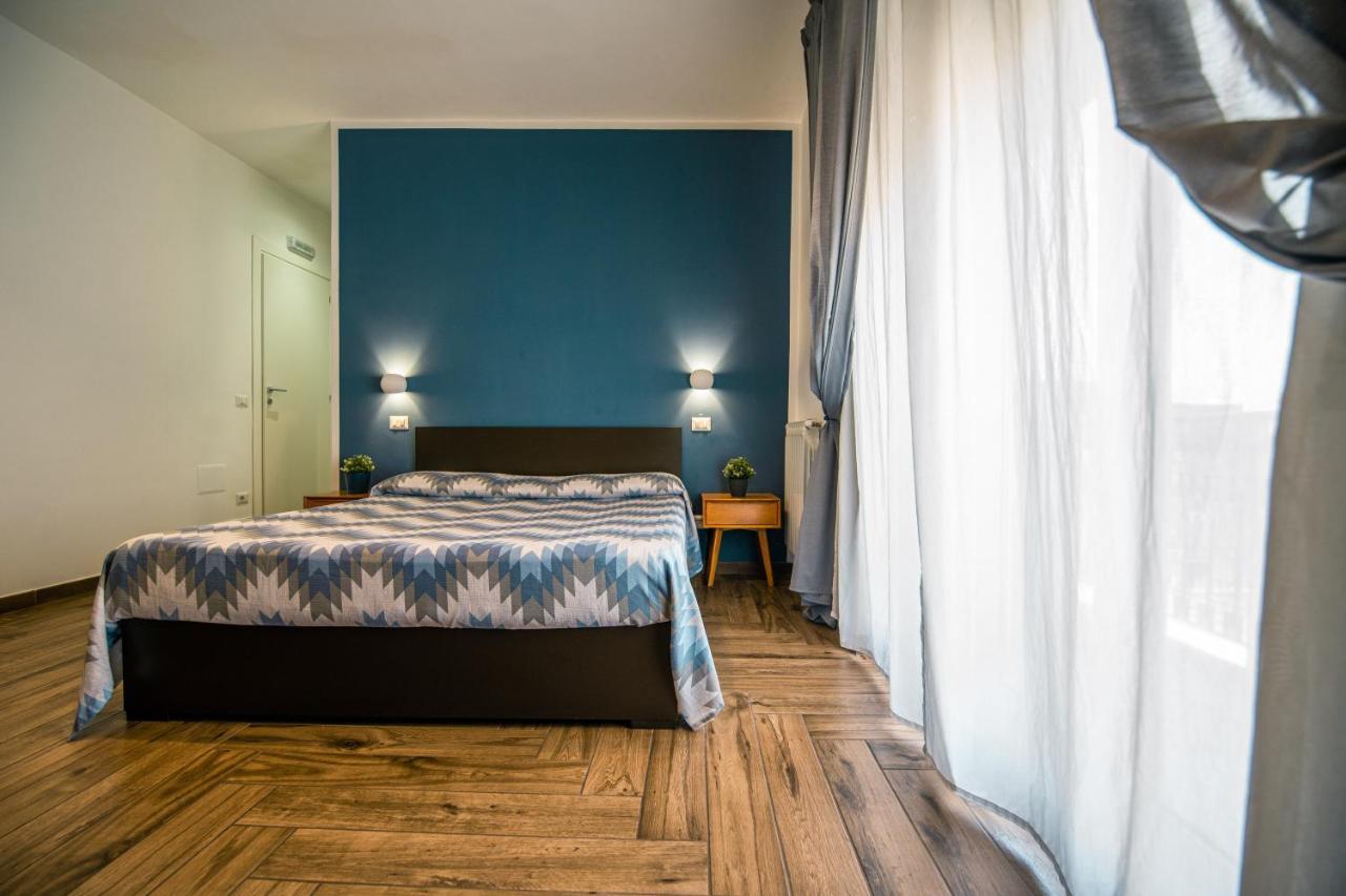Hub Ferroviario - 12 Posti Letto Per Il Tuo Gruppo A Napoli Con Wifi E Netflix Acomodação com café da manhã Exterior foto