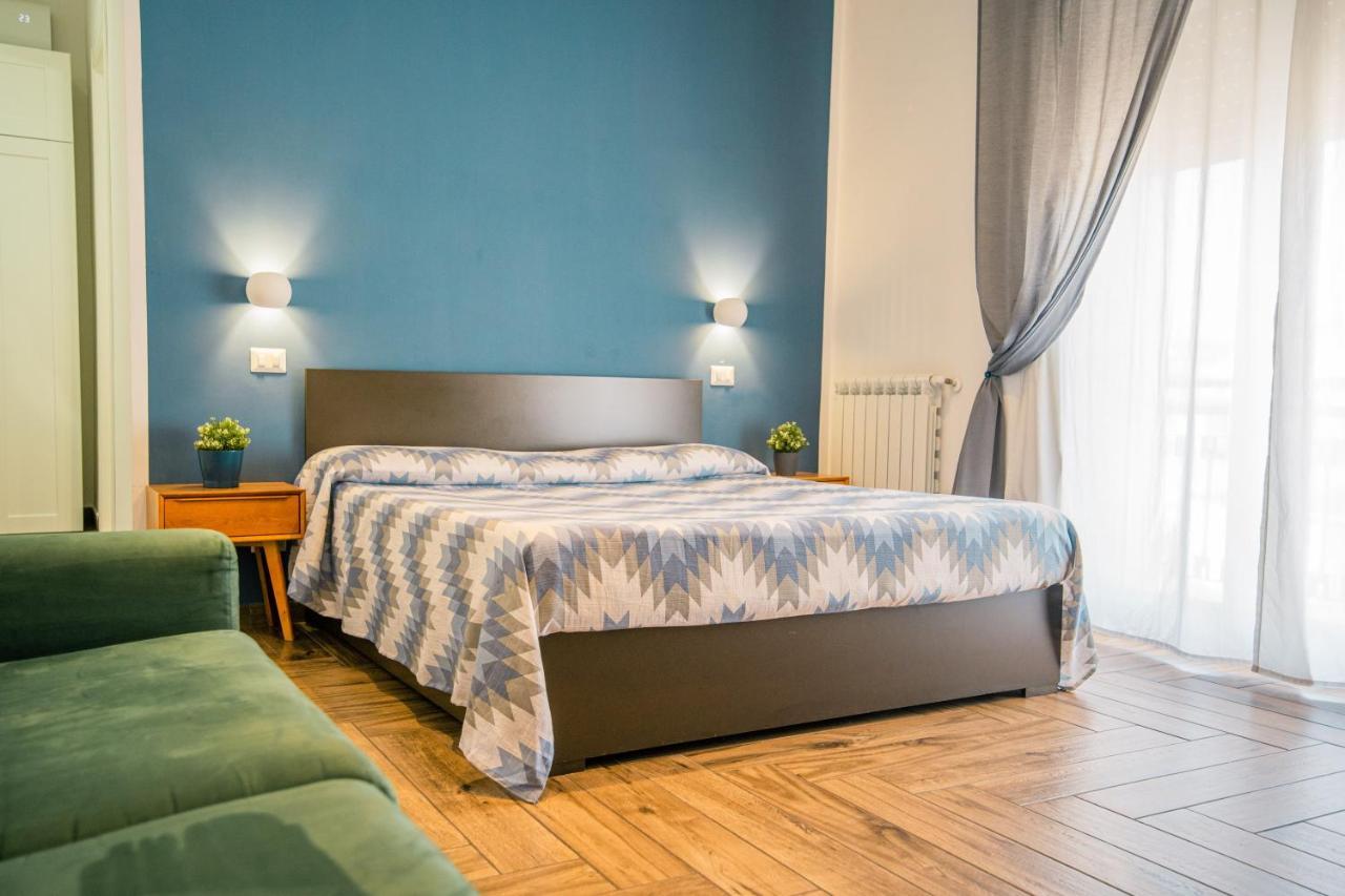 Hub Ferroviario - 12 Posti Letto Per Il Tuo Gruppo A Napoli Con Wifi E Netflix Acomodação com café da manhã Exterior foto