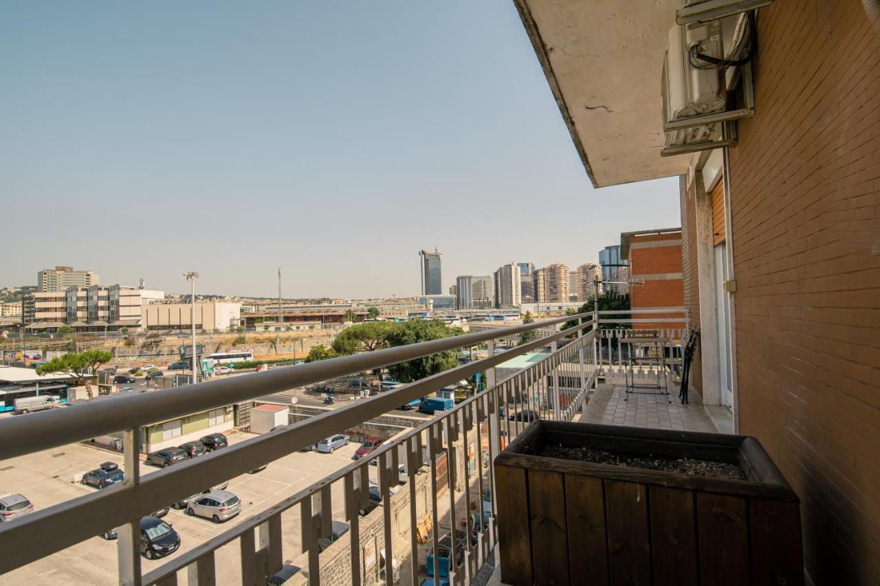 Hub Ferroviario - 12 Posti Letto Per Il Tuo Gruppo A Napoli Con Wifi E Netflix Acomodação com café da manhã Exterior foto