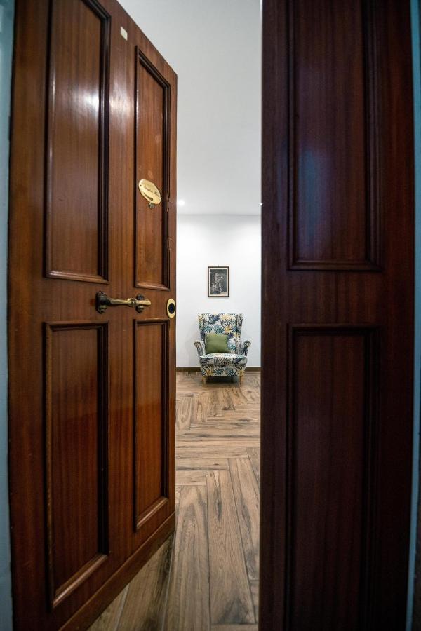 Hub Ferroviario - 12 Posti Letto Per Il Tuo Gruppo A Napoli Con Wifi E Netflix Acomodação com café da manhã Exterior foto