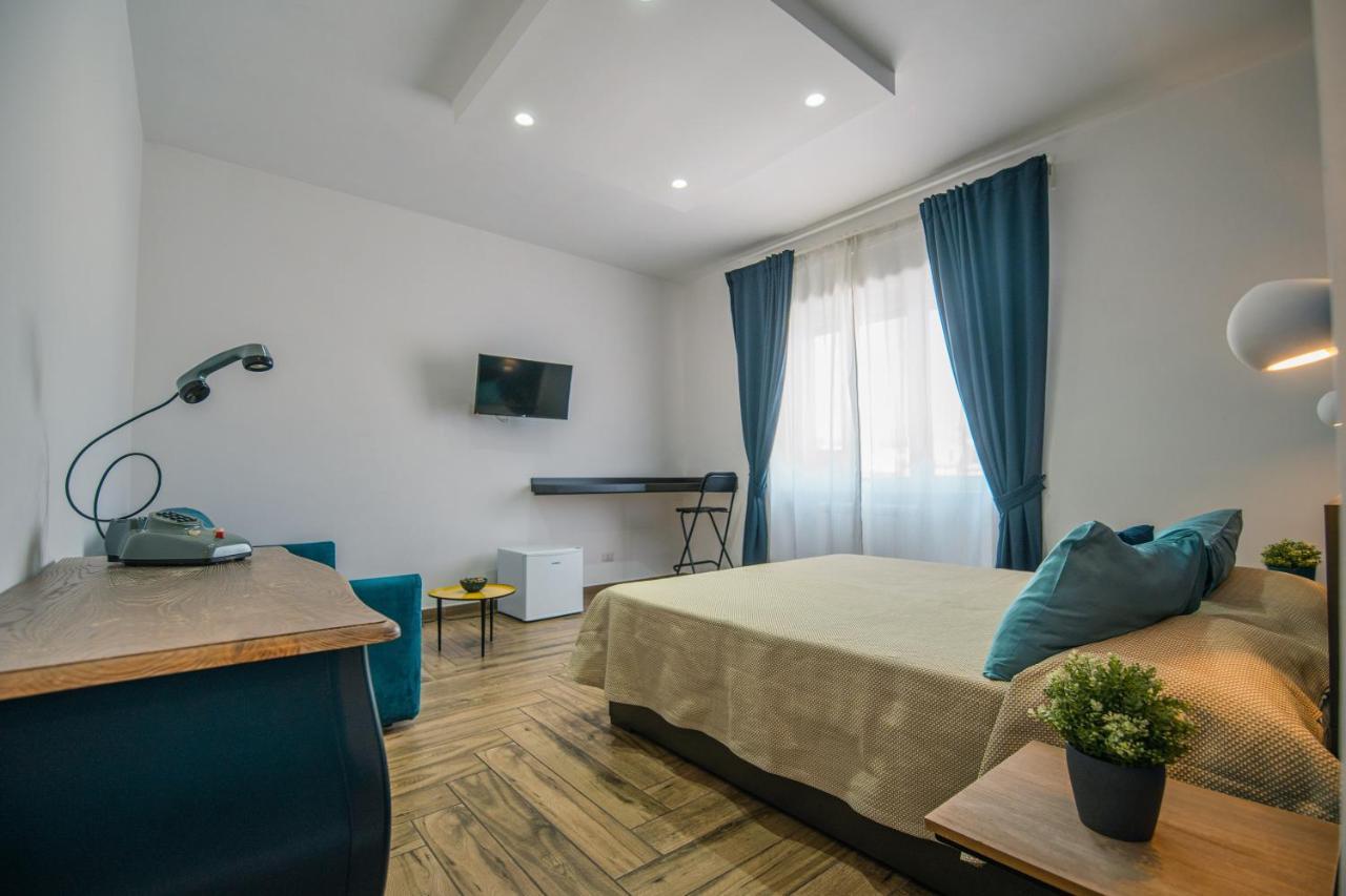 Hub Ferroviario - 12 Posti Letto Per Il Tuo Gruppo A Napoli Con Wifi E Netflix Acomodação com café da manhã Exterior foto
