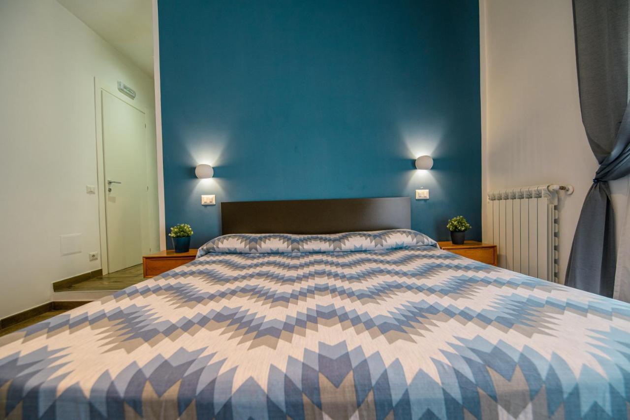 Hub Ferroviario - 12 Posti Letto Per Il Tuo Gruppo A Napoli Con Wifi E Netflix Acomodação com café da manhã Exterior foto