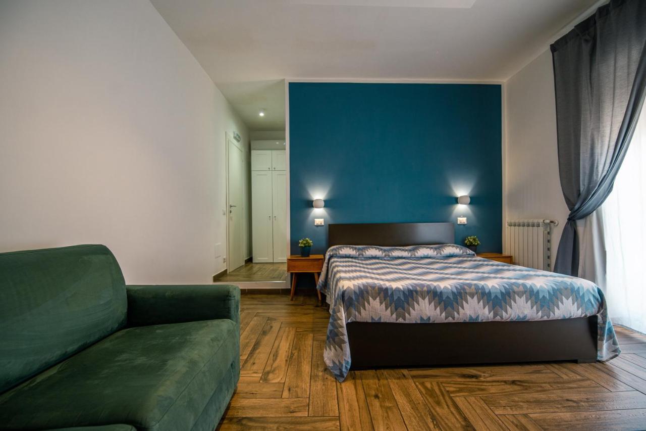 Hub Ferroviario - 12 Posti Letto Per Il Tuo Gruppo A Napoli Con Wifi E Netflix Acomodação com café da manhã Exterior foto
