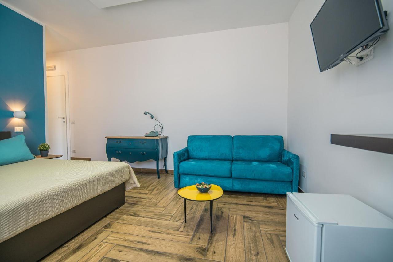 Hub Ferroviario - 12 Posti Letto Per Il Tuo Gruppo A Napoli Con Wifi E Netflix Acomodação com café da manhã Exterior foto
